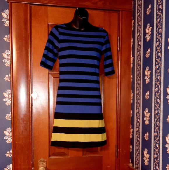 Dress - Picture 2 of 6